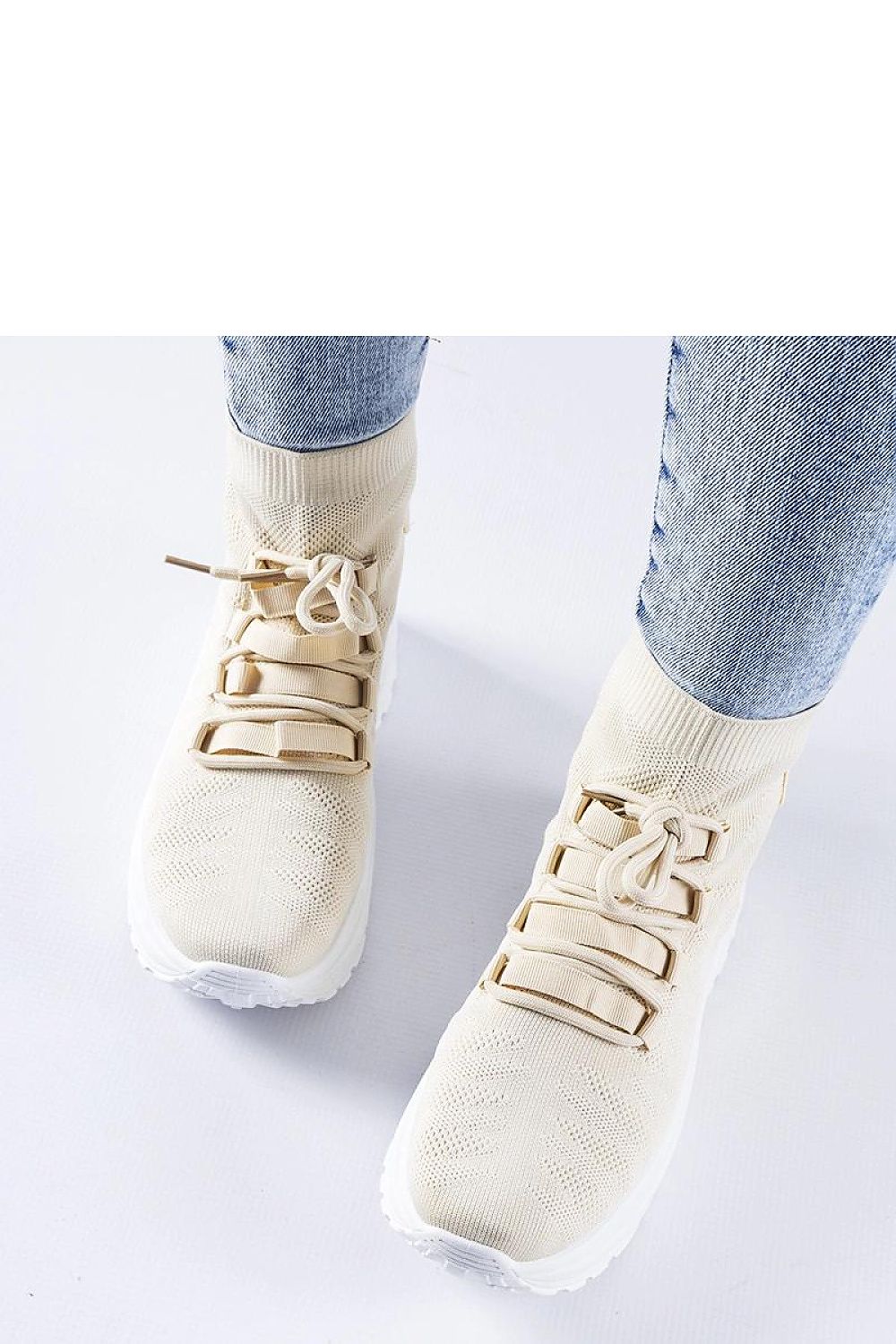 Elegant beige high top sneakers from Solea, designed for stylish comfort in spring and summer, perfect for casual outfits. Available in sizes EU 36-41.