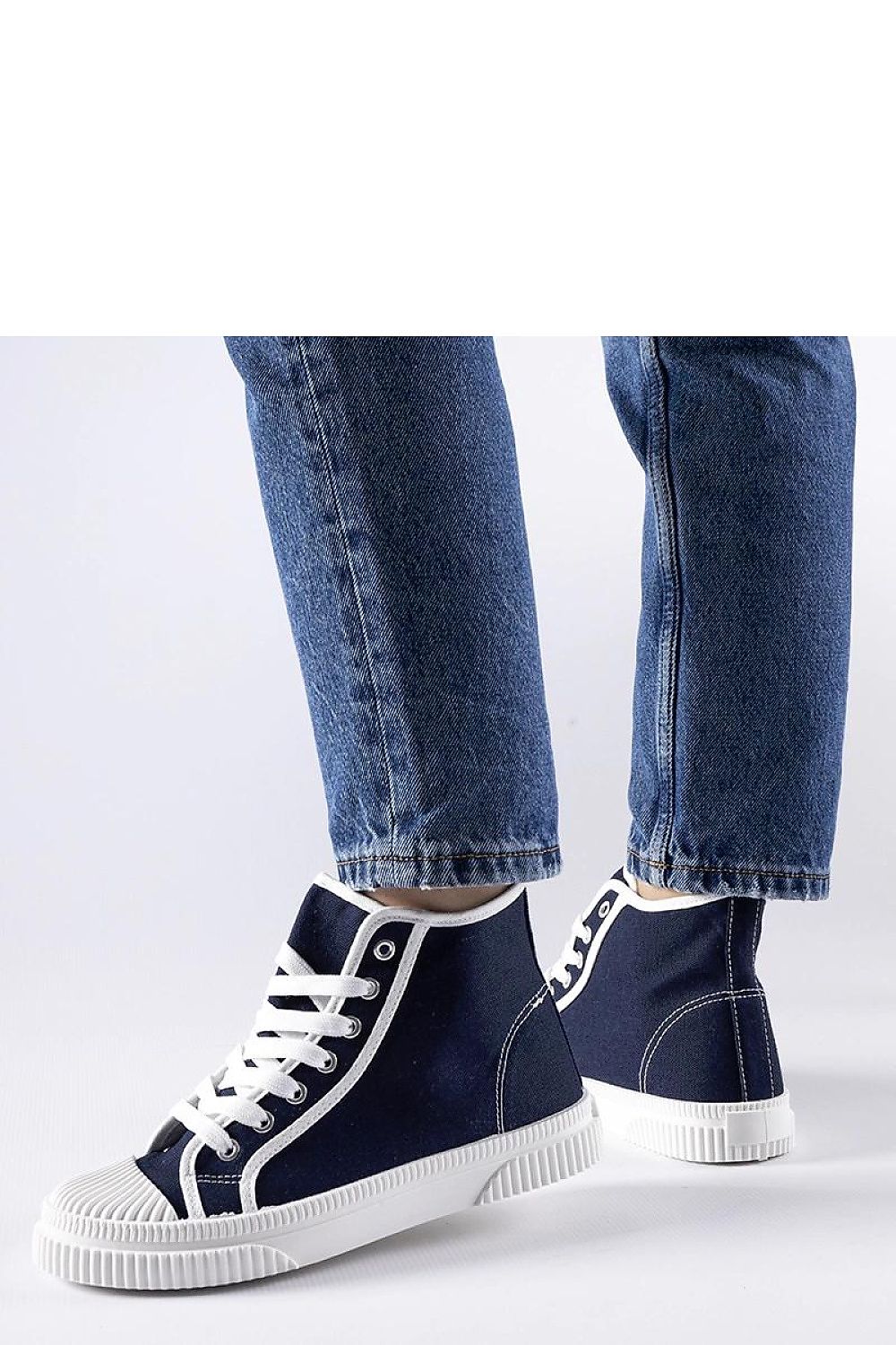 Solea Dark Pink High Top Sneakers Pozzuolo in a chic setting, highlighting the balance of style and practicality with a focus on versatility for everyday wear.