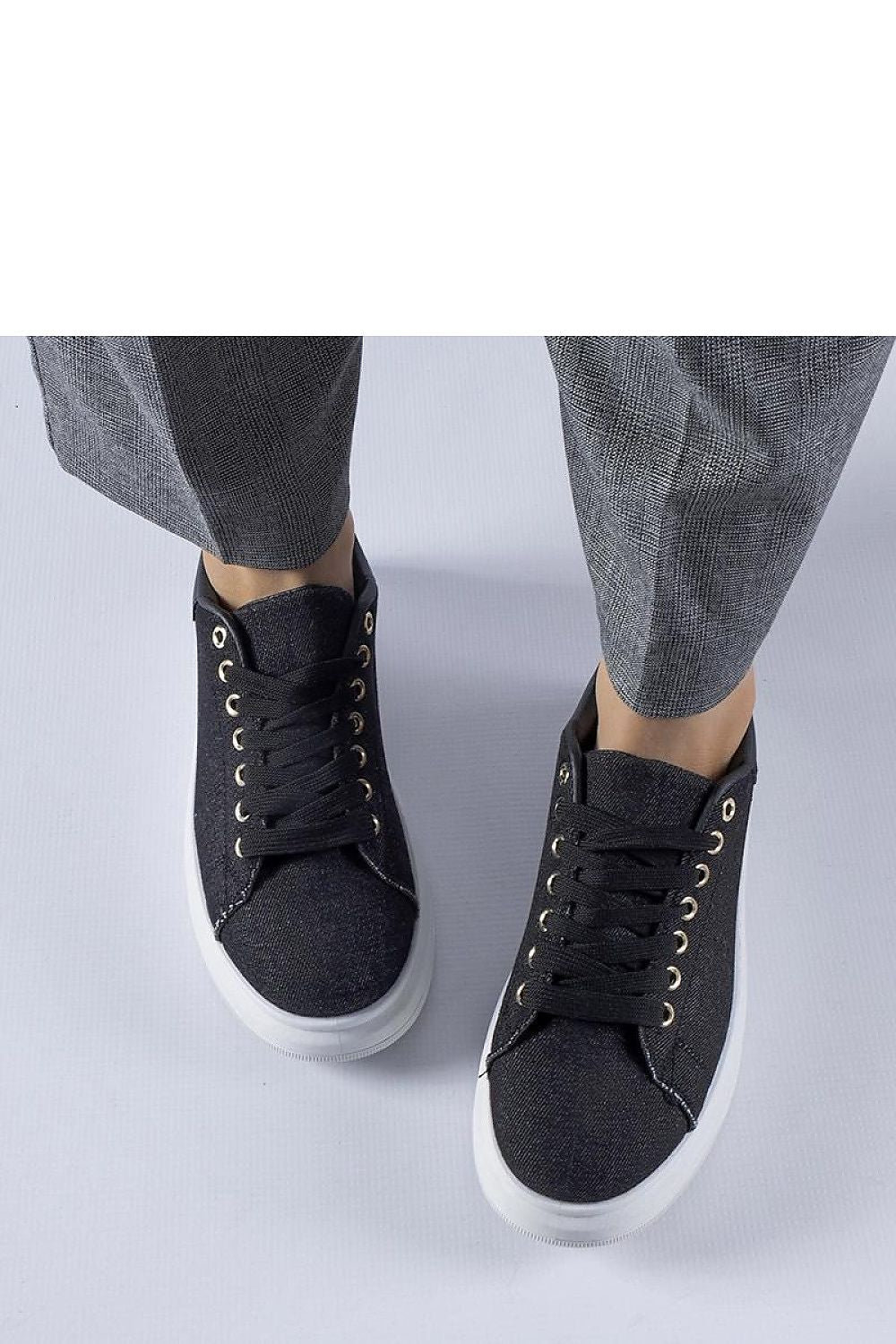 Elegant Solea black platform sneakers Scuderlando featuring a breathable fabric design and a stylish 5cm heel, perfect for summer outfits.