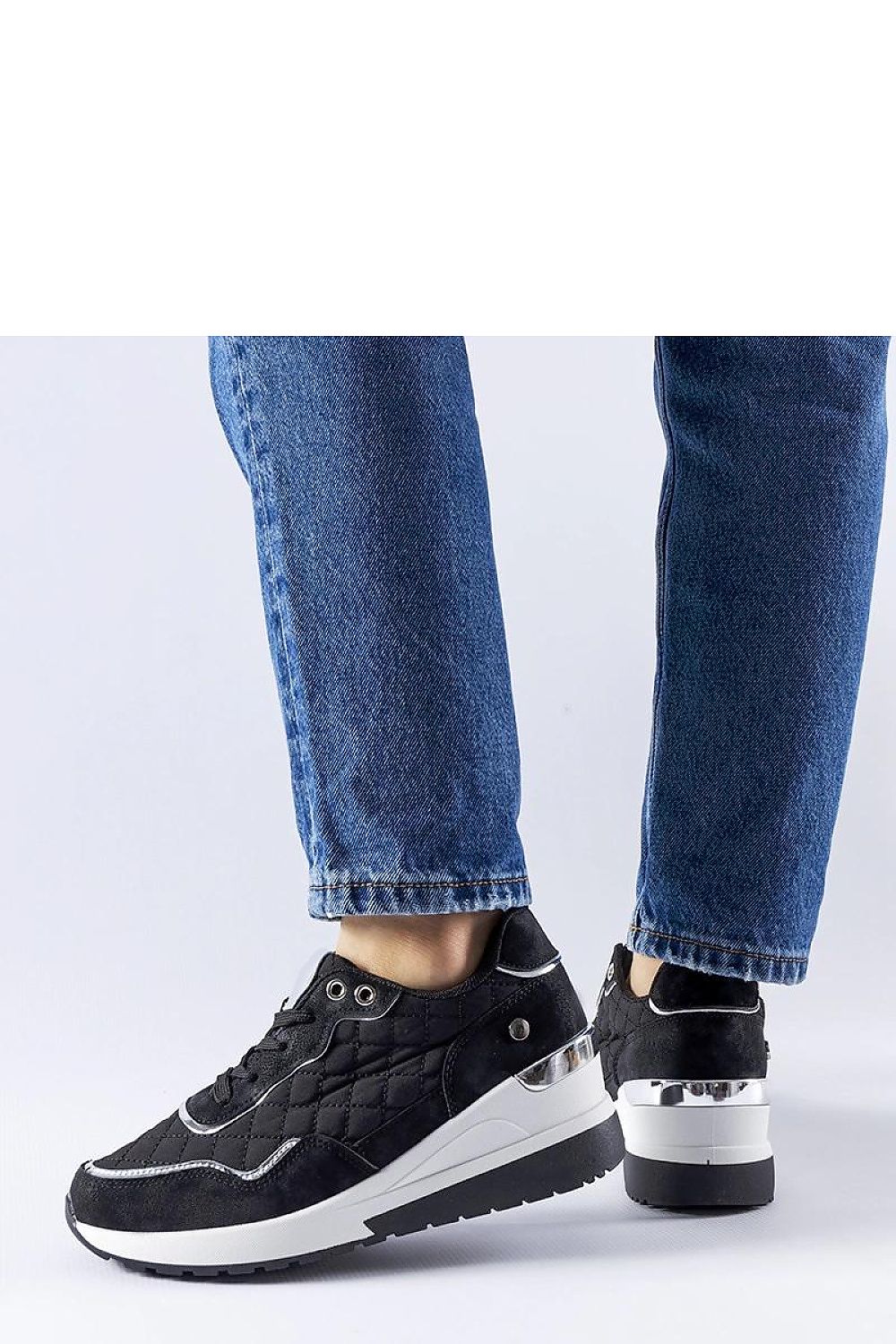 Elegant Solea black wedge sneakers Pisignano highlighting lace-up closure and high-quality materials for a sophisticated summer look.