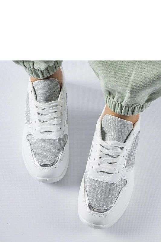 Luxury Solea white sneakers Facondo with lace-up closure, showcasing a modern look with decorative stitching.