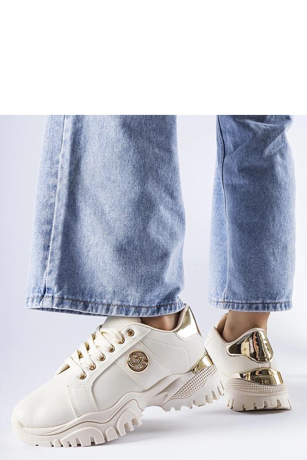 Stylish brown sneakers from Solea showcasing exceptional cushioning with a trendy chunky Arpaia sole.