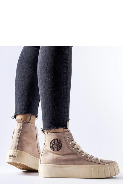 Beige LCJ-22-31-1434L sneakers from Lee Cooper, designed for women by Solea, combining modern elegance with comfort, perfect for trendy summer fashion.