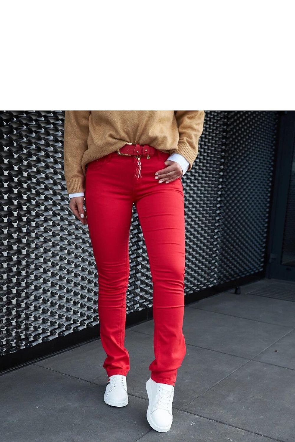 Chic white leather Camilla sneakers by Solea, combining elegance with comfort, available in EU sizes 36-41.