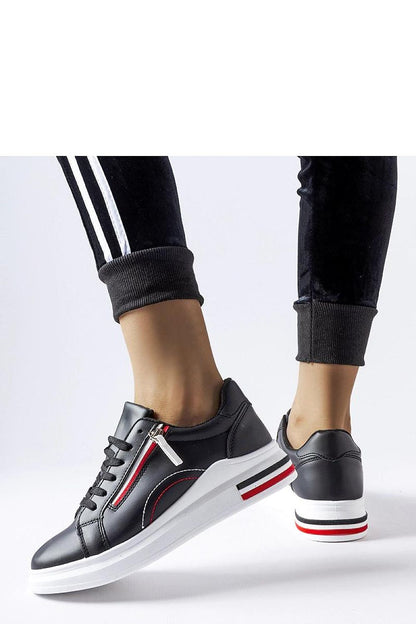 Elegant white sneakers with a durable rubber sole and eco-friendly materials by Solea, ideal for spring and summer wear.