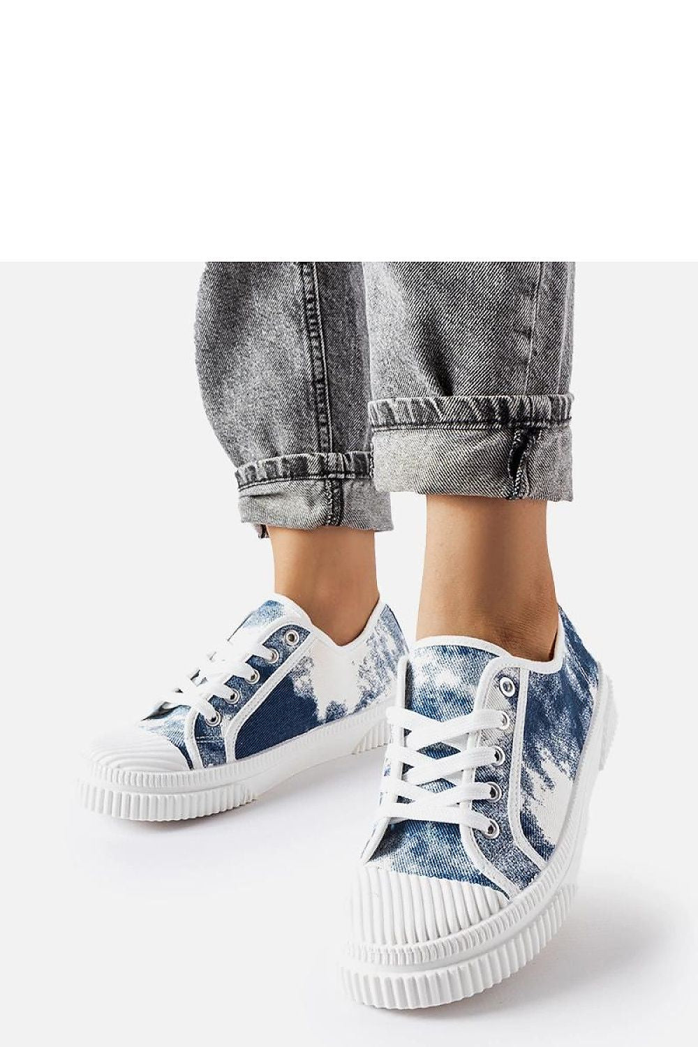 Elegant Clavet women's blue sneakers with fading effect, ideal for warm days, featuring a low cut and chic design for fashionable outings.
