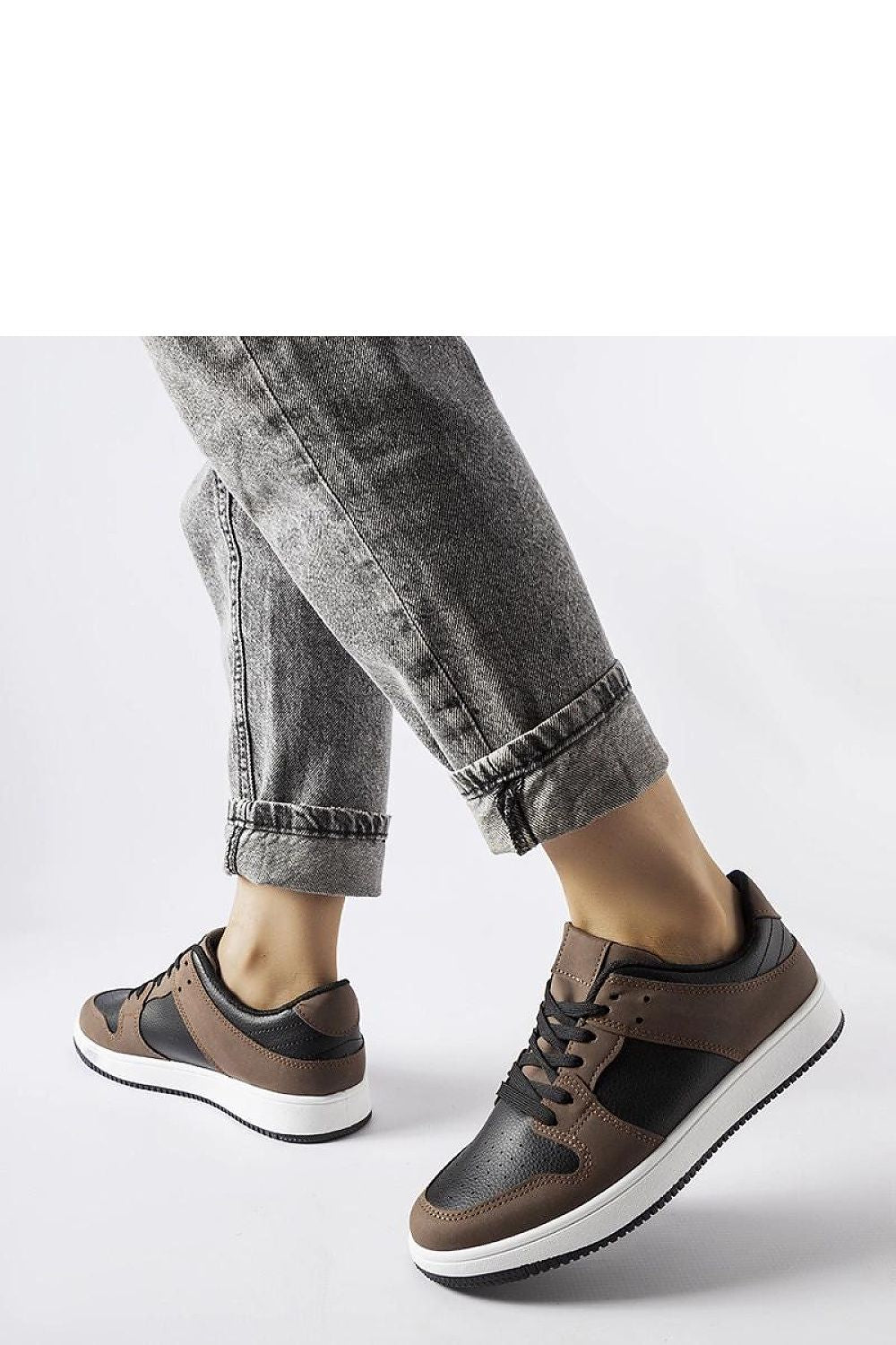 Close-up of the rounded toe and laces of Jacqueline Eco-Leather Sneakers for women, from Solea, highlighting their premium craftsmanship and comfort.