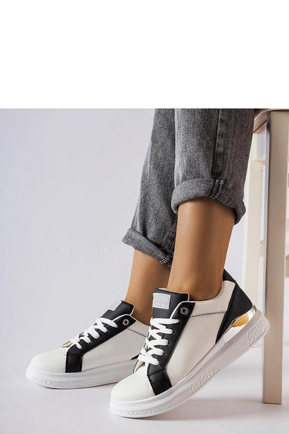 Luxury Palais sneakers in vibrant white and green with golden accents by Solea, designed for women who appreciate effortless style.