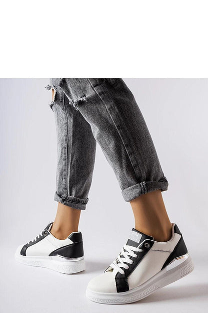 Luxury eco-leather Palais sneakers for women in white and green with golden accents by Solea, offering comfort and style for every outfit, available in EU sizes 36-41 or US sizes 5.5-10.5.