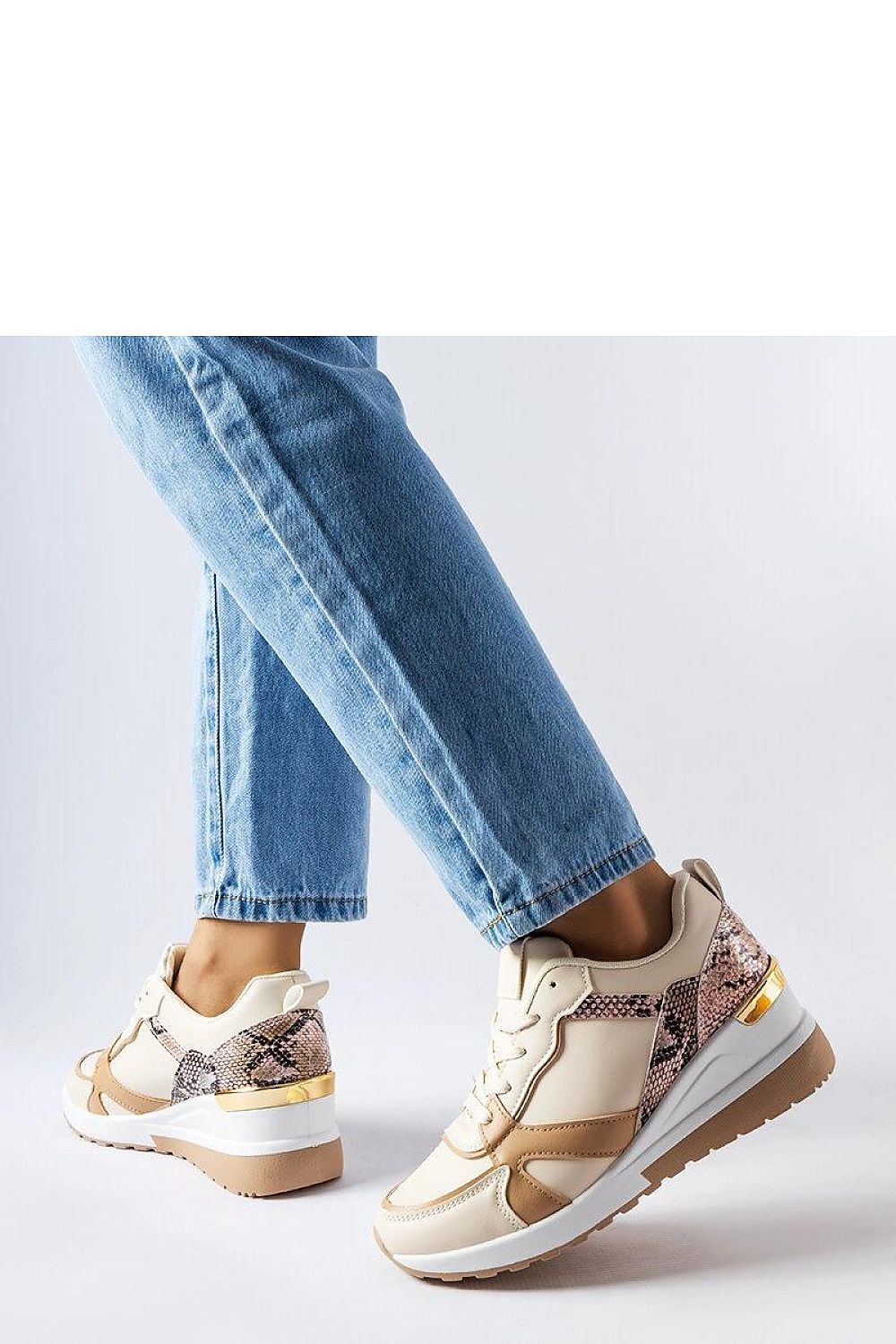 Elegant Beige Leopoldo Wedge Sneakers by Solea in faux suede and eco leather, perfect for spring-summer fashion.