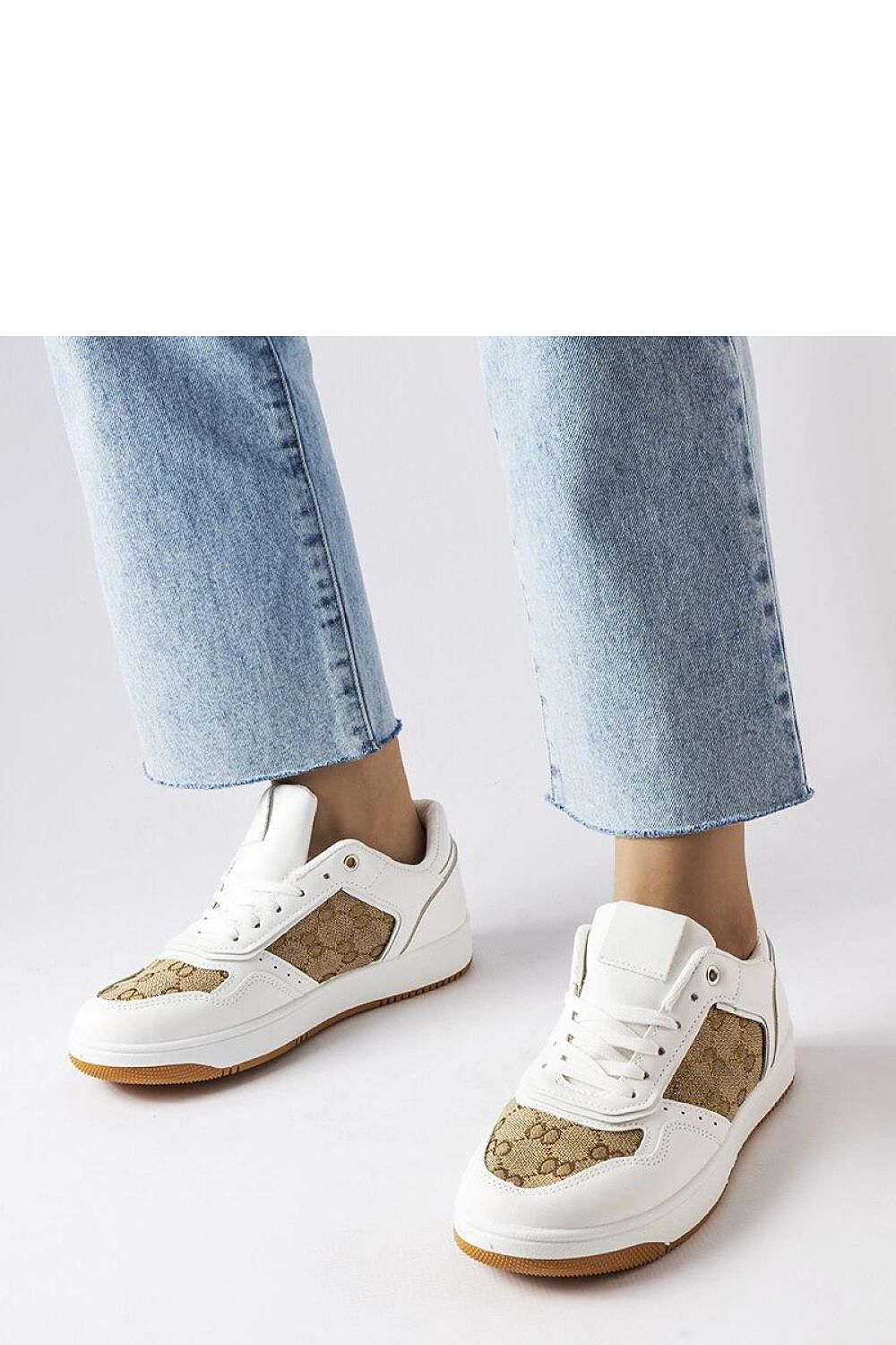 Solea Isidora white sneakers made from modern eco leather featuring a lace-up closure, elegantly designed for a perfect summer style in sizes EU 36-41.