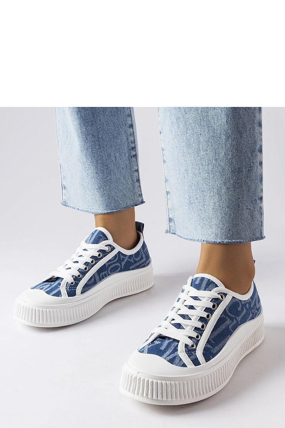 Elegant navy blue platform sneakers from Solea, featuring a stylish laced design and round toe, perfect for summer wear and available in EU sizes 36-41.
