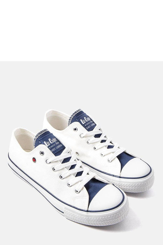 Elegant white Lee Cooper LCW-22-31-0931M sneakers for summer, EU 41 | US 10.5, crafted by Solea for superior comfort and style.