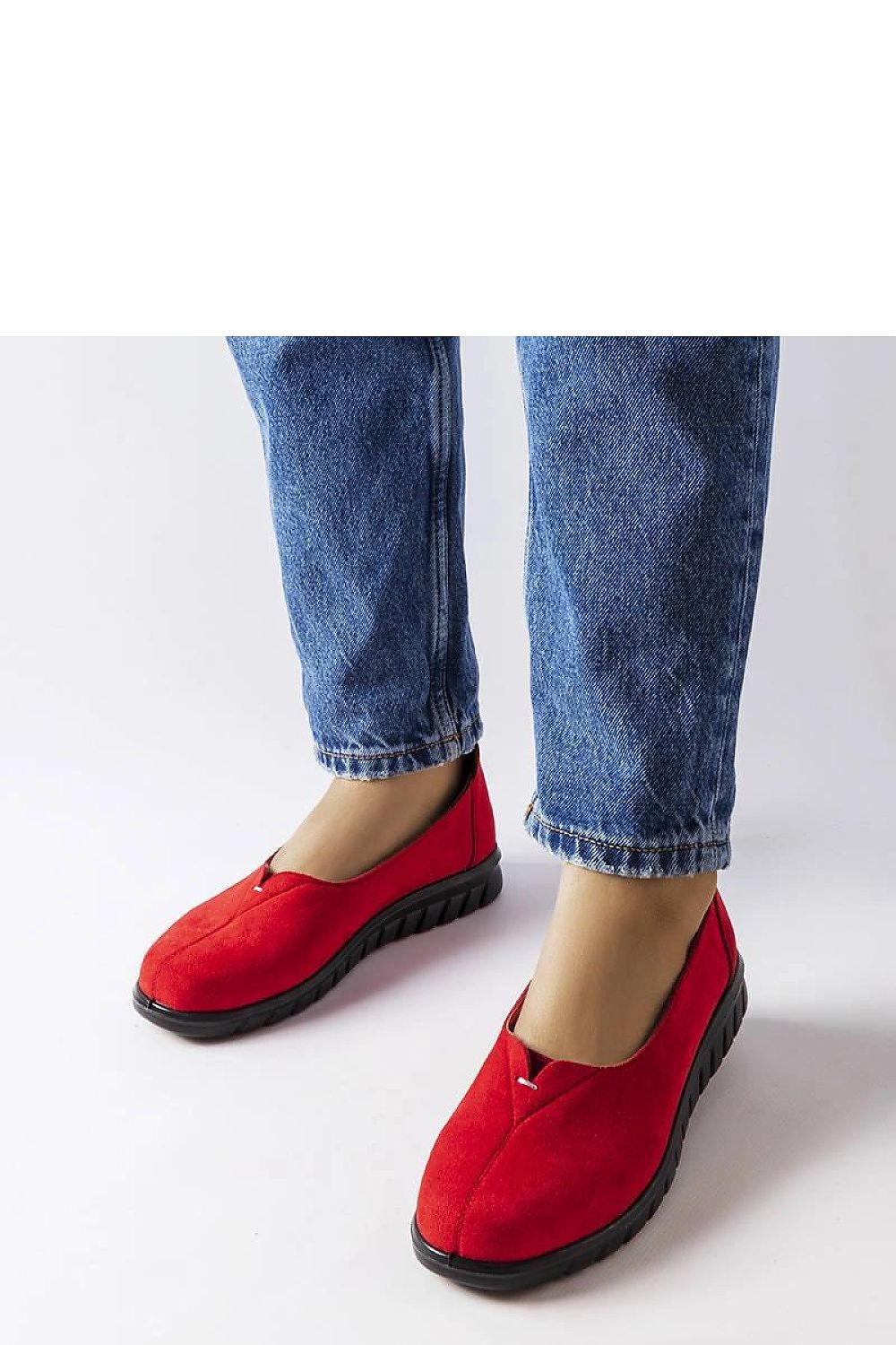 Luxurious red Kheda moccasins for women by Solea, crafted from eco-leather, showcasing elegant design and perfect for summer outfits.