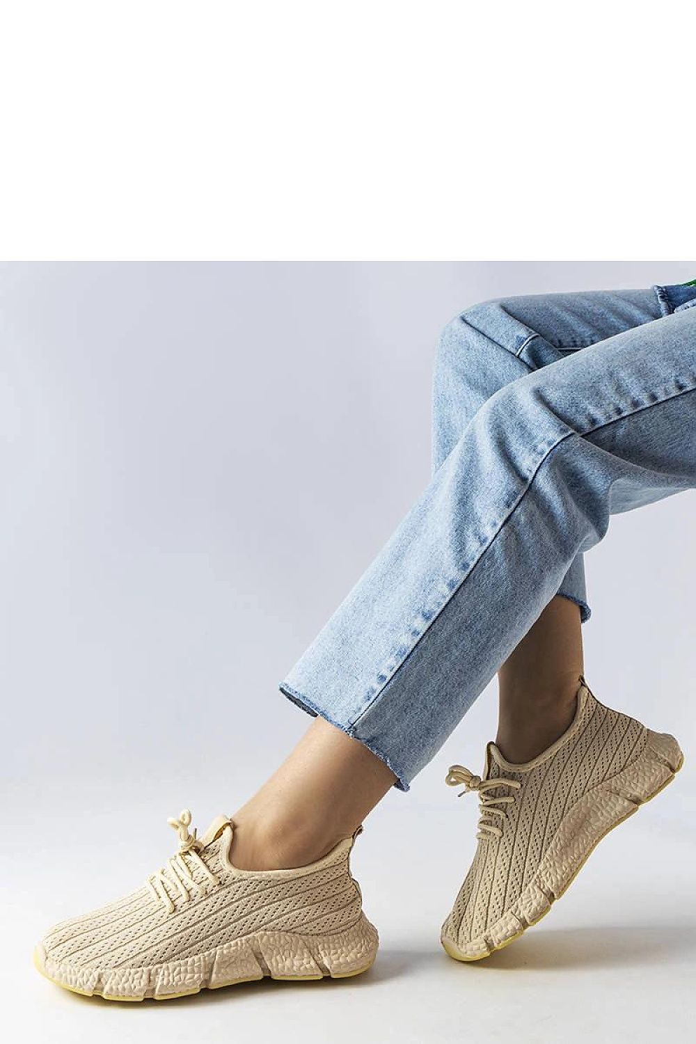 Élodie light beige sport sneakers by Solea showcasing a luxurious lace-up design with elegant rubber sole, perfect for fashionable summer outings.