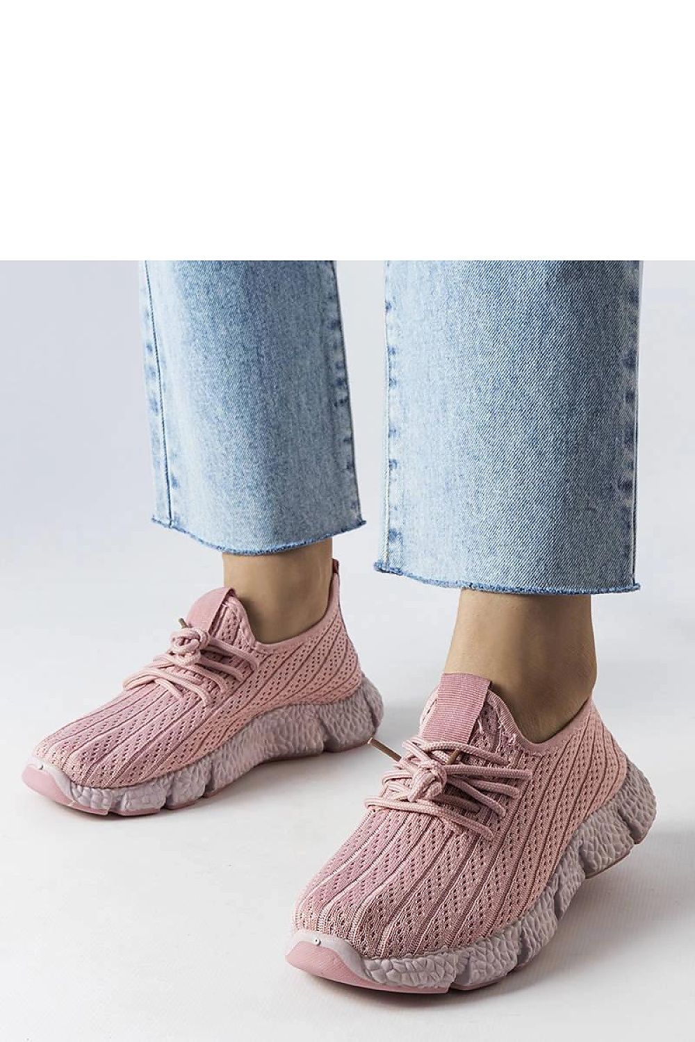 Elegant Solea Élodie Women's Pink Sports Sneakers made of lightweight fabric, featuring a trendy round toe design and lace-up closure, perfect for a stylish yet comfortable look this summer.