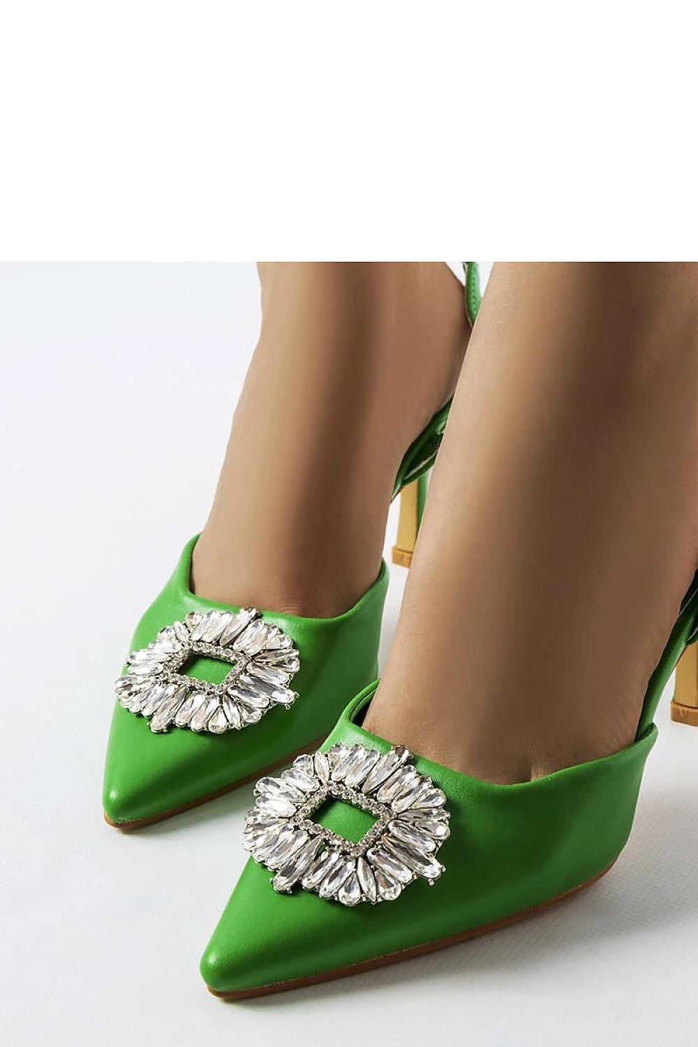 Luxurious green pumps by Solea adorned with zircons, showcasing a chic design with a stable 12cm heel.
