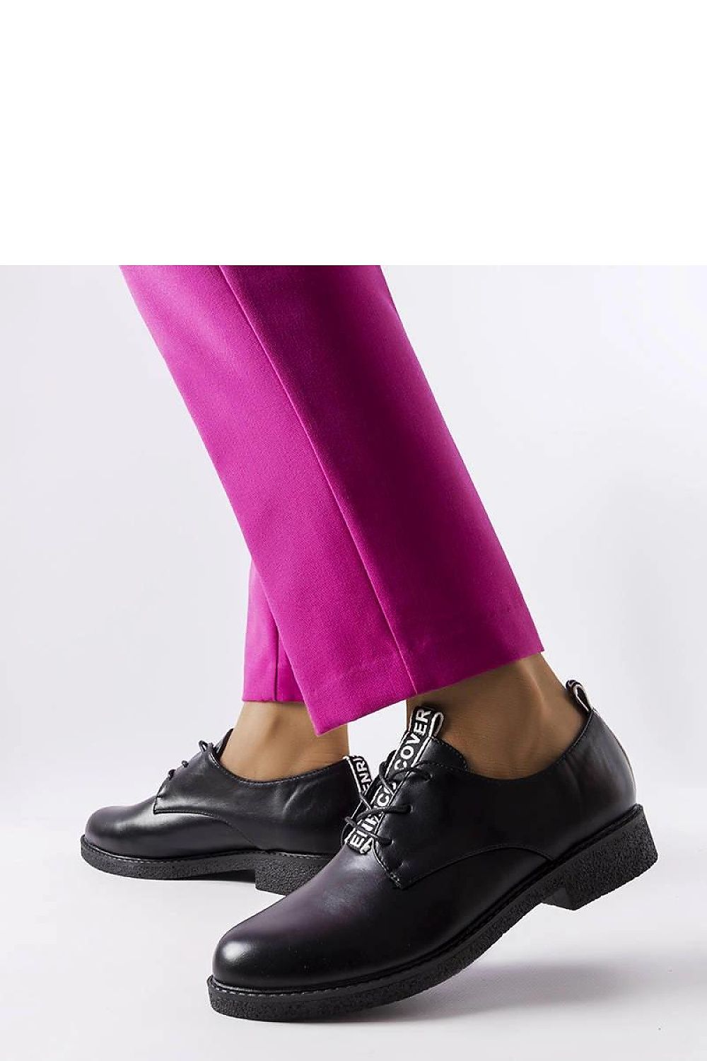 Solea luxury black lace-up Edmonton sneakers crafted from eco leather, showcasing an elegant design and comfortable fit, perfect for summer wear.