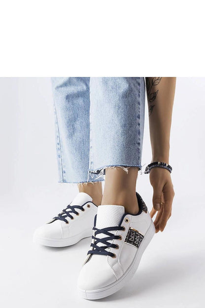 Elegant Solea White Sneakers Sauriol, featuring a comfortable white rubber sole and lacing closure for a tailored fit, ideal for summer outings.