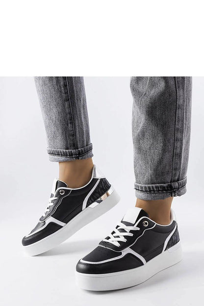 Elegant Solea white platform sneakers for women featuring a classic lace-up design, perfect for summer styling.