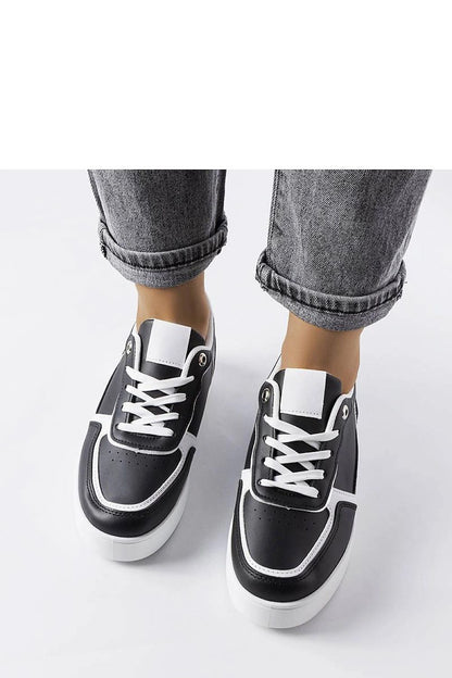 Stylish Solea platform sneakers in white with a lightweight design, ideal for warm weather and casual outings.