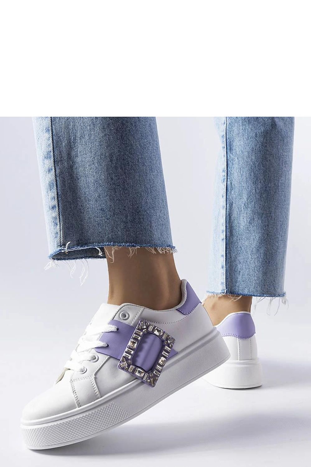 Stylish Solea women's white sneakers with a distinctive pink Ike clamp, highlighting the perfect blend of fashion and comfort in high-quality footwear.