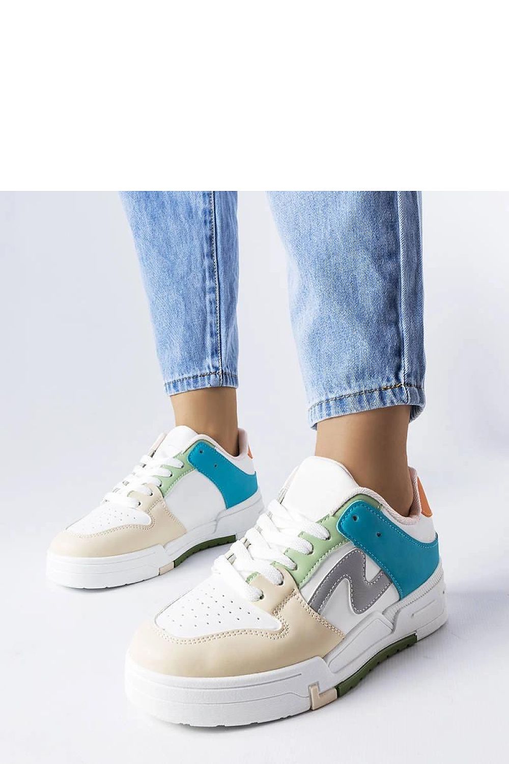 Elegant Solea beige-blue platform sneakers featuring a 4 cm heel height, perfect for stylish summer occasions.
