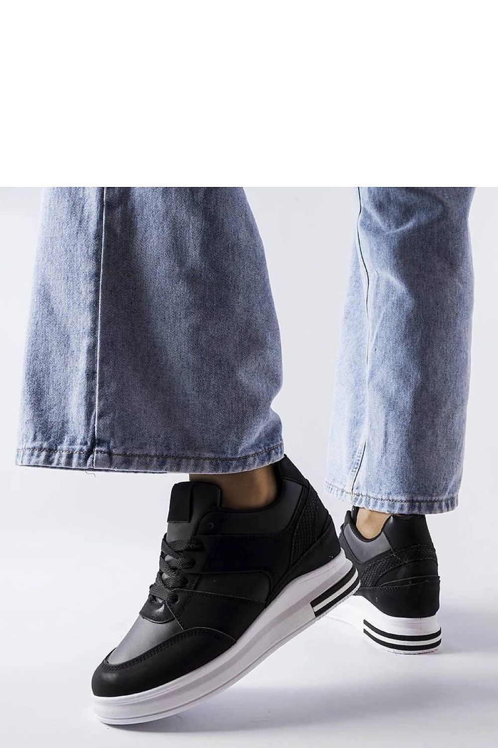 Chic black CinqMars wedge sneakers by Solea, perfect blend of comfort and sophistication, available in EU sizes 36-41.