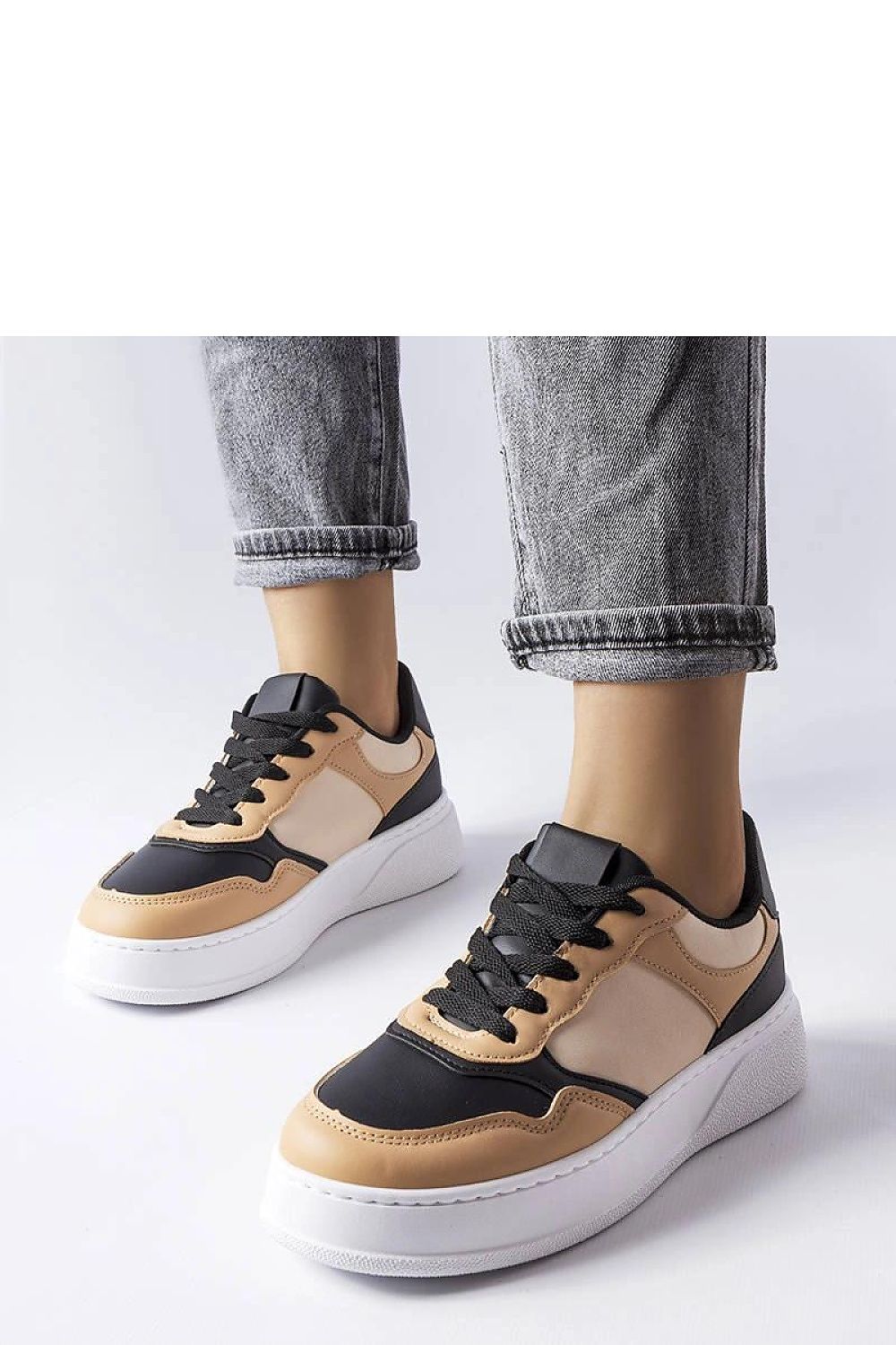 Solea Classic Black Sneakers for Women featuring a chic Beige Sole, designed for elegance and comfort, available in sizes EU 36 to 41, perfect for casual summer outings.