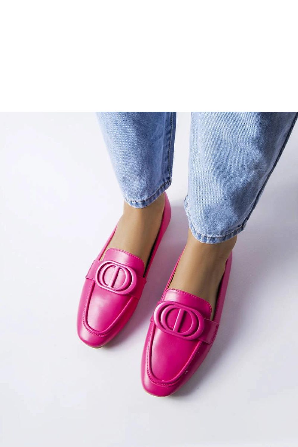 Comfortable pink moccasins by Solea, made from premium eco-leather with cushioned faux leather lining, ideal for narrow feet.