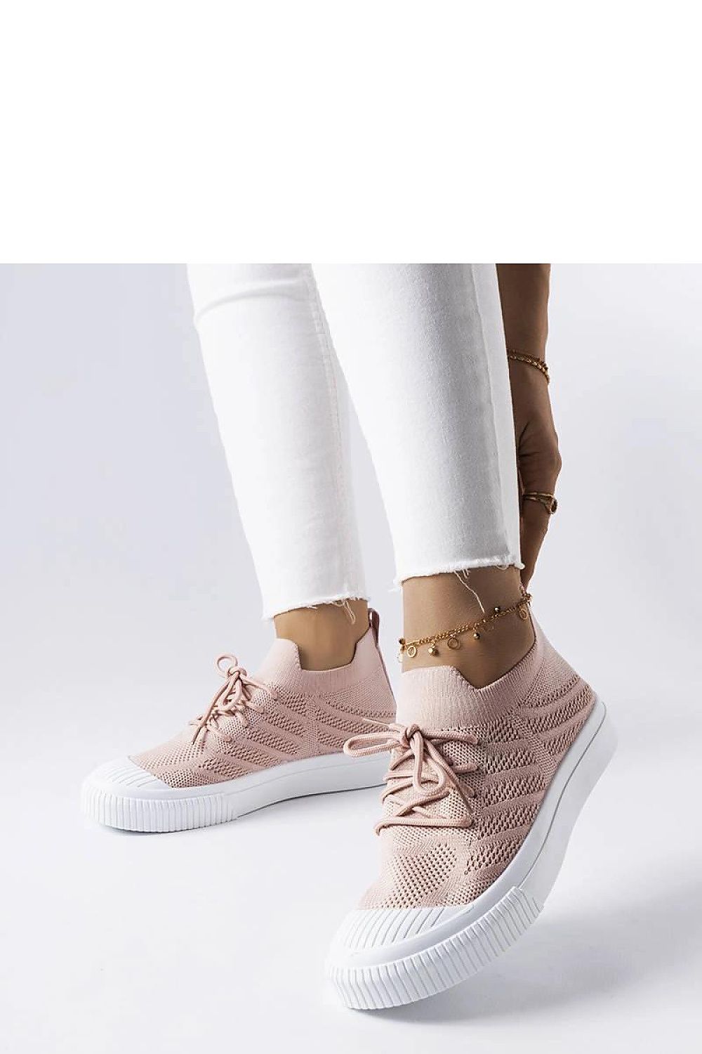 Chic Solea Flexible Polaire Sneakers in black featuring a luxurious design and an ankle-high fit, perfect for summer casual wear.