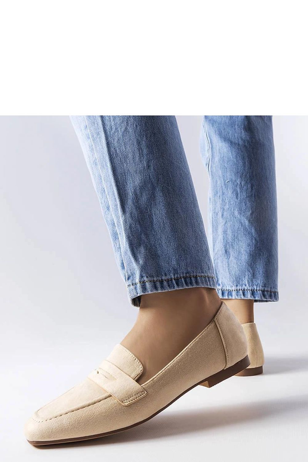Elegant pink moccasins for women by Solea, crafted in eco-suede, showcasing a chic minimalist design perfect for summer outfits.