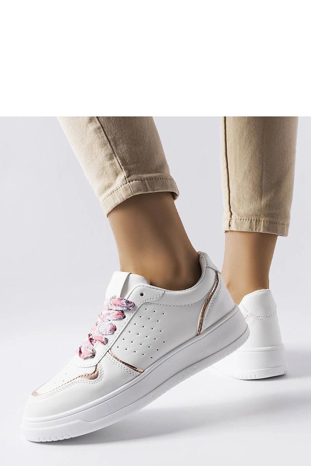 Close-up of Solea Luxury White Pryor Sneakers with detailed ribbon lace design, ideal for warm weather.