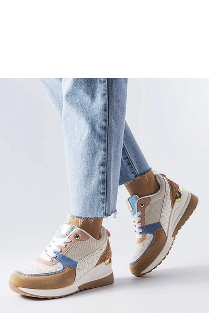 Luxury beige-blue sneakers by Solea featuring a stylish lace closure and elegant beige rubber sole for ultimate summer comfort.