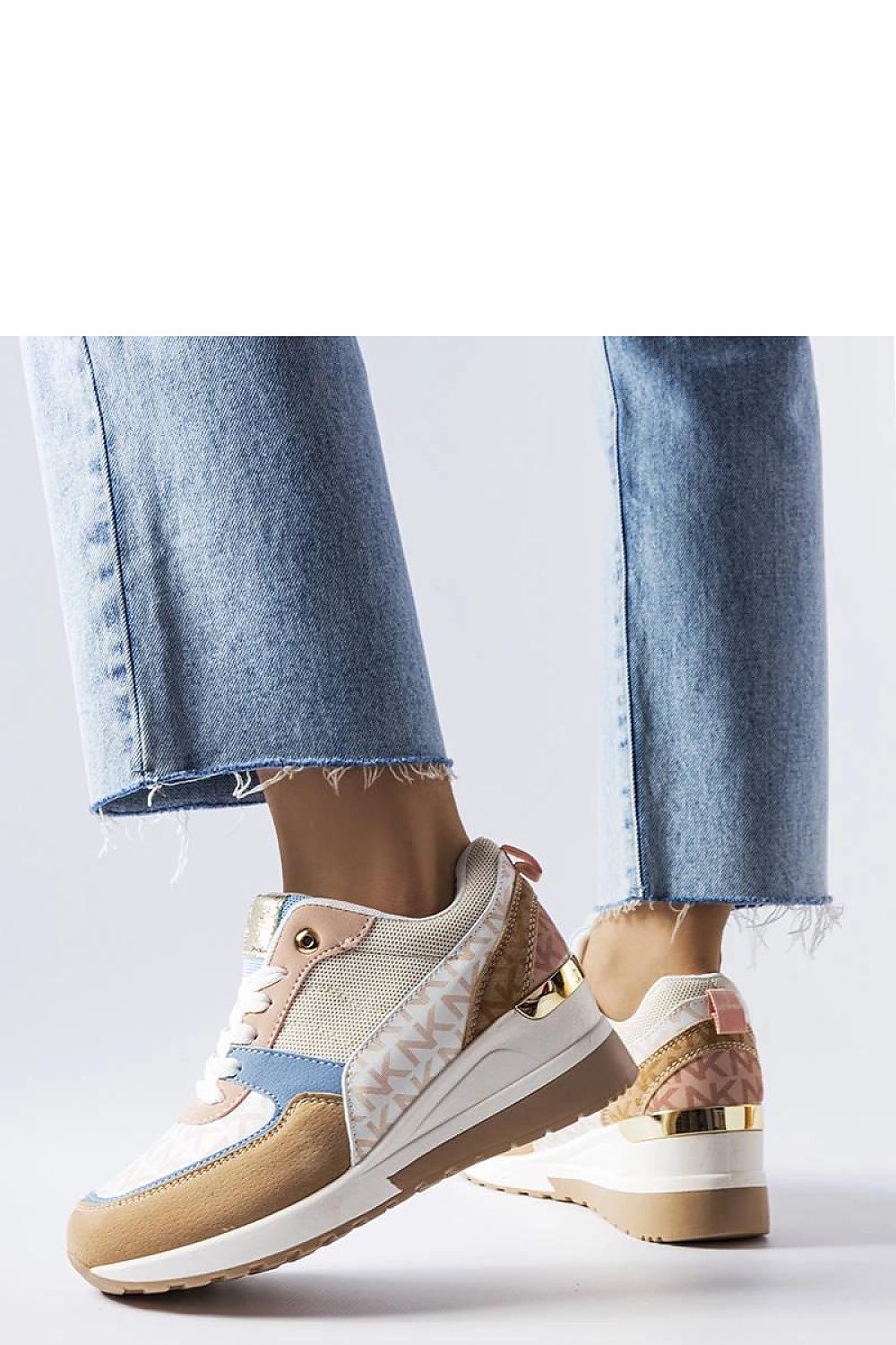 Solea luxury sneakers in beige-blue, perfect for summer with a heel height of 6 cm, combining fashion and comfort seamlessly.