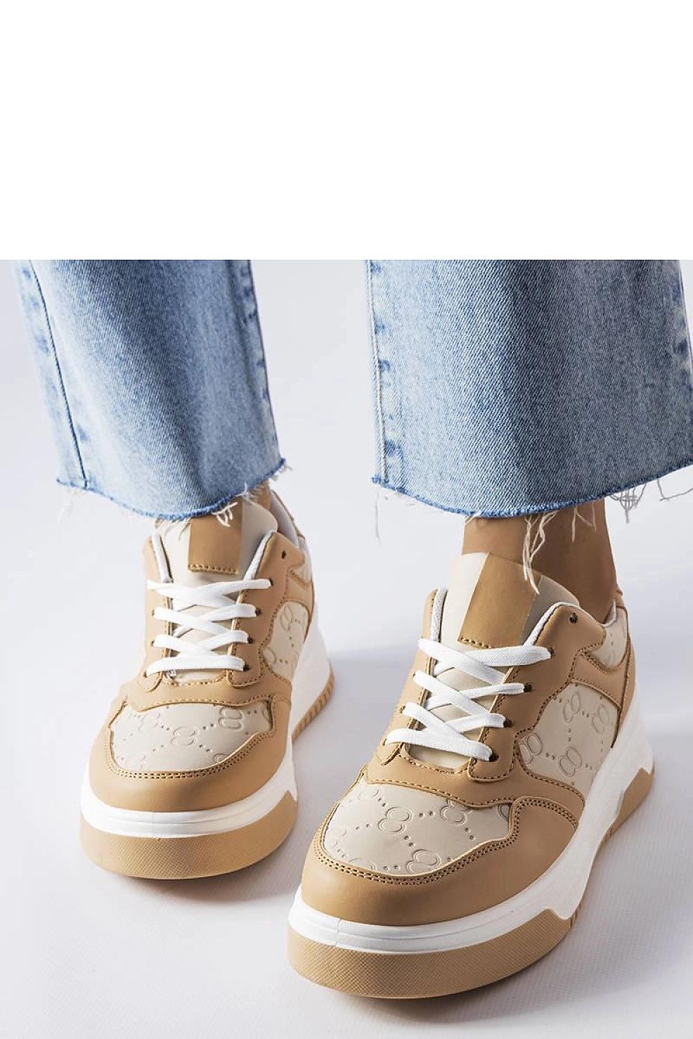 Elegant beige lace-up sneakers for women by Solea, featuring a stylish embossed design and a comfortable rubber sole, perfect for versatile summer outfits.