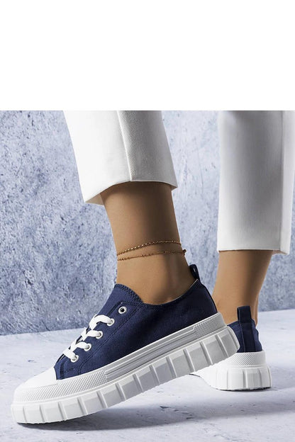 Chic navy blue platform sneakers by Solea, perfect for summer streetwear, designed to complement oversized sweatshirts and trendy jeans.