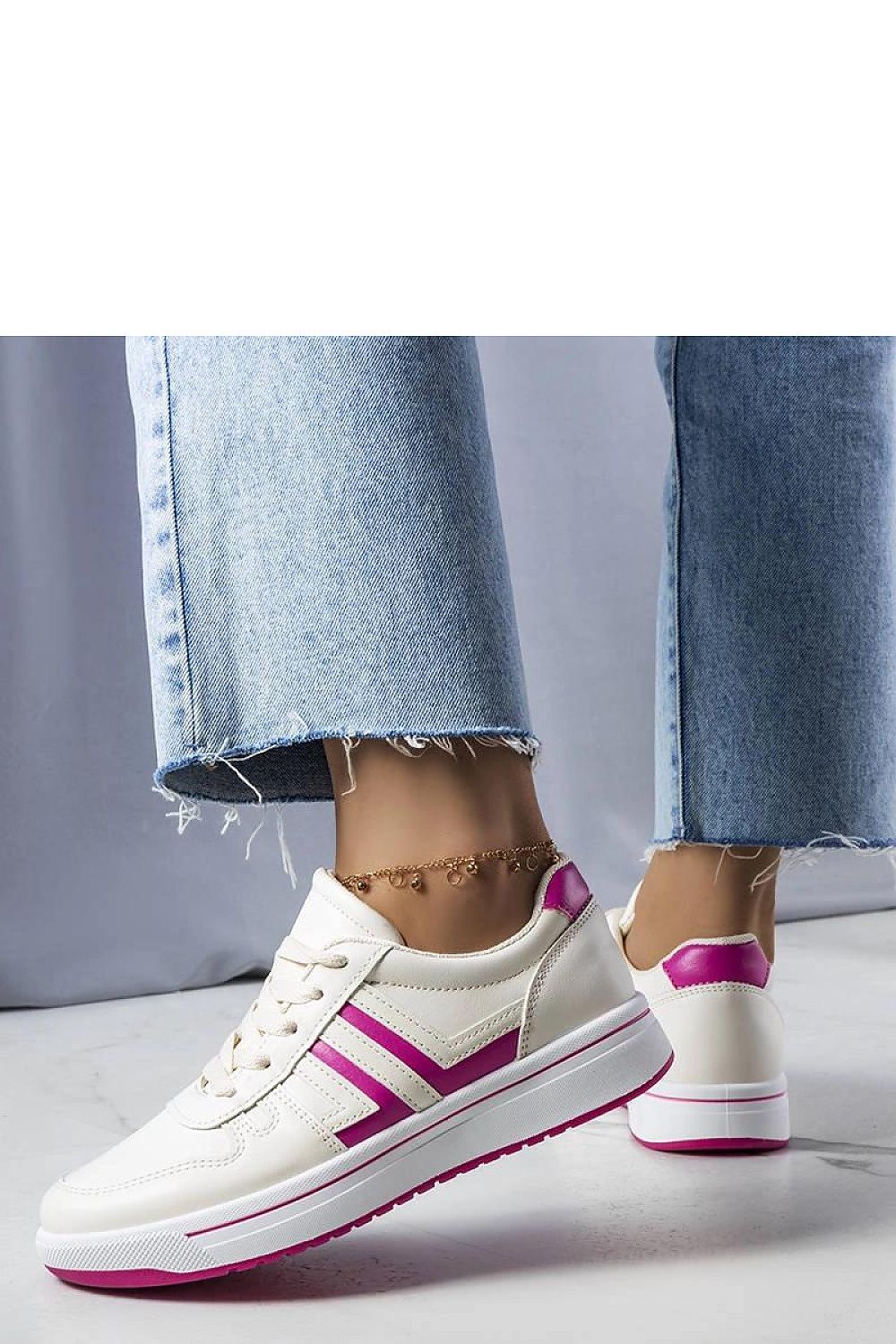 Close-up view of Solea Olympia Cream Pink Sneakers highlighting high-quality material and comfortable black rubber sole, ideal for fashionable women.