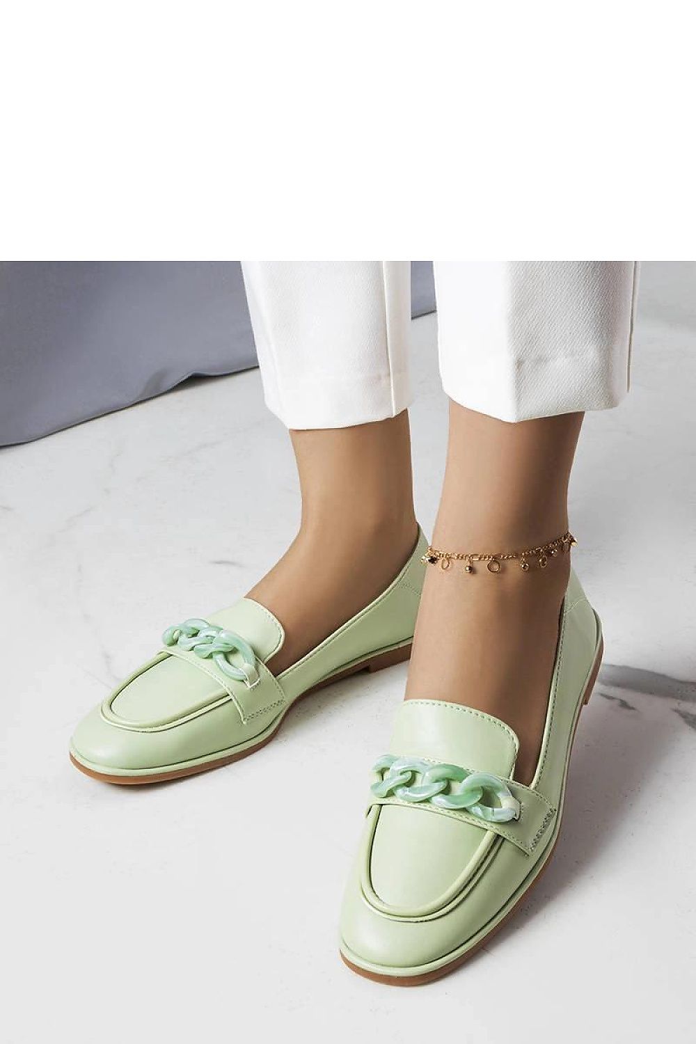 Elegant green moccasins by Solea featuring a luxurious chain detail, made from eco leather, perfect for summer wear.