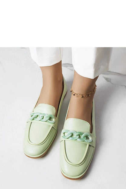 Solea's eco leather green moccasins adorned with an elegant chain, suitable for women seeking comfort and luxury in summer.