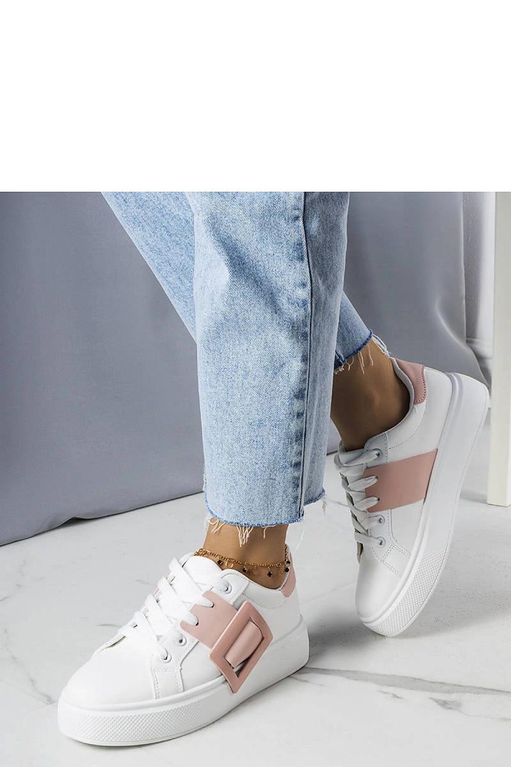 Luxury white sneakers by Solea featuring a stylish pink buckle, perfect for summer fashion, available in sizes EU 36-41.