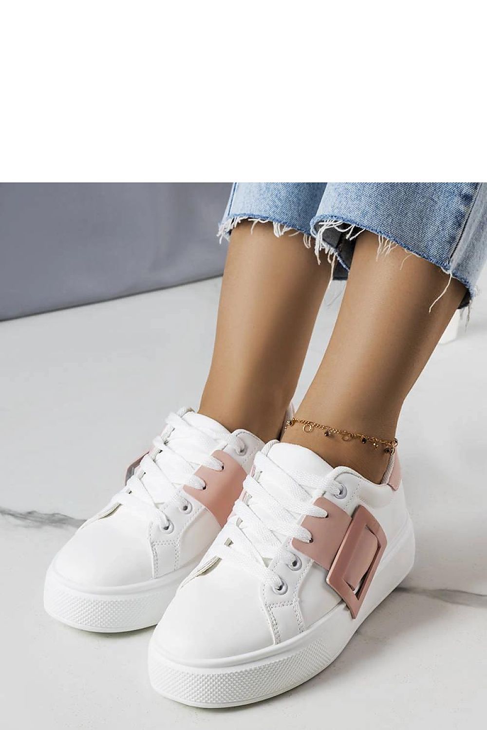 Solea white sneakers with lace-up closure and comfortable white rubber sole, designed for elegance and style in summer.