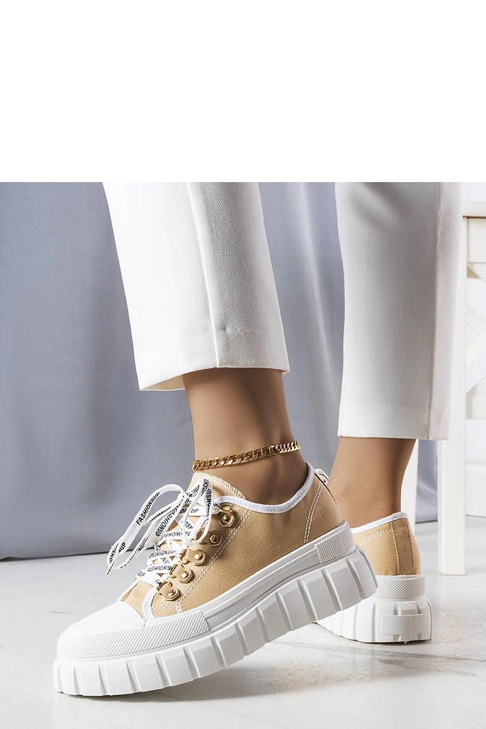 Solea Toni Pink Platform Sneakers with flat logoed laces, designed for comfort and elegance in everyday wear.