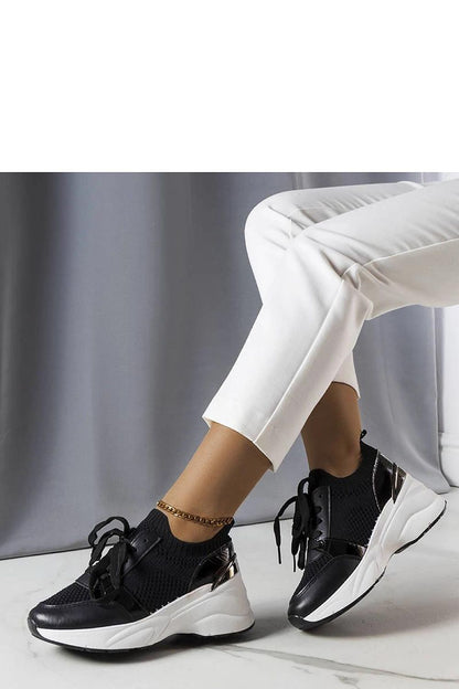 Comfortable Solea pink wedge sneakers with a white rubber sole, ideal for long summer walks.