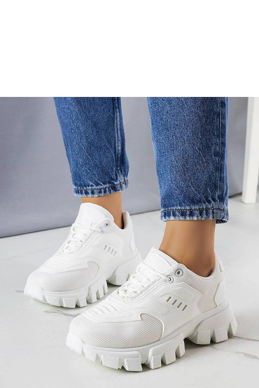 Solea luxury white sneakers featuring a chic design with a 5cm rubber sole perfect for summer wear.