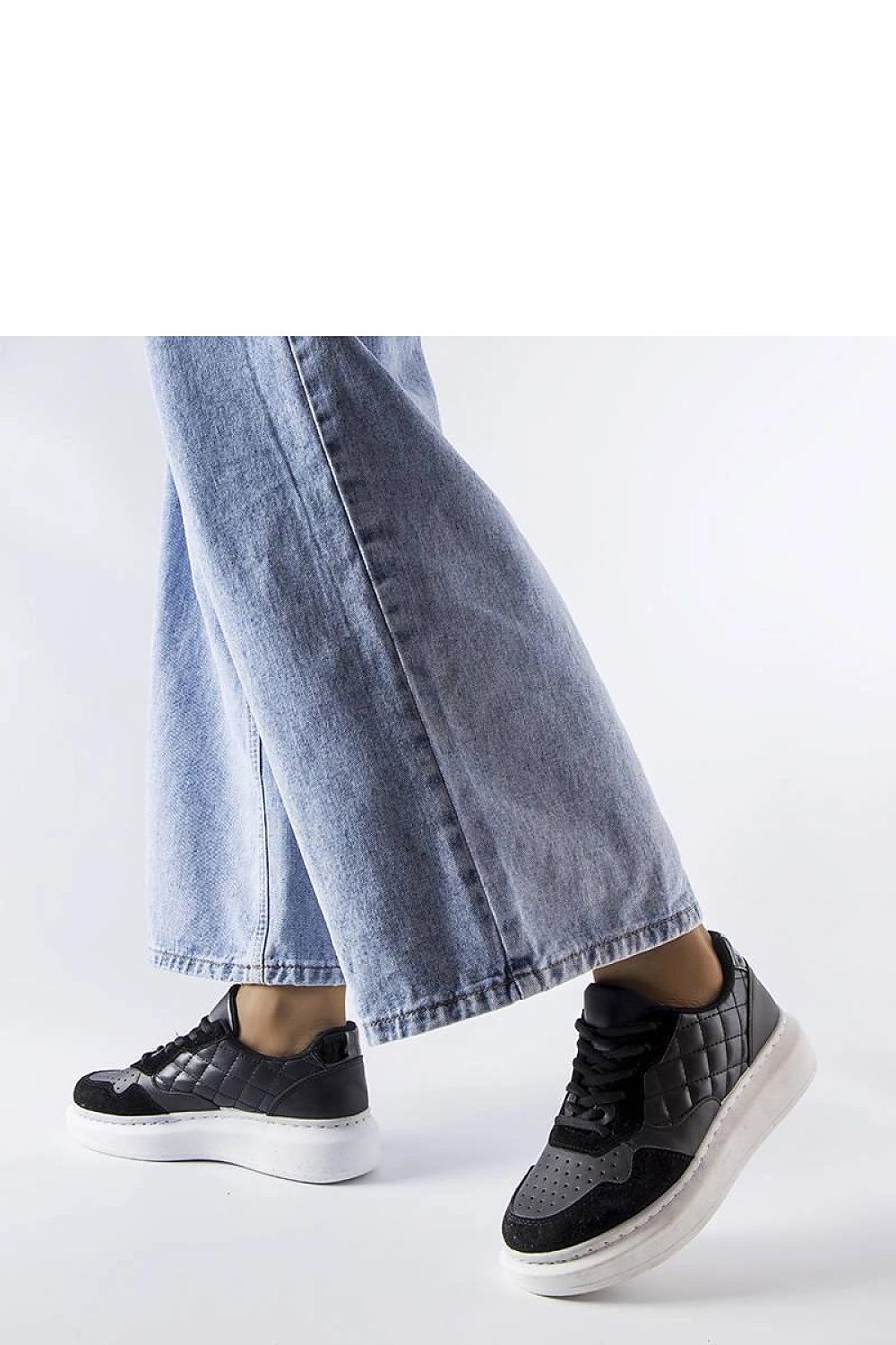 Solea Black Women's Latoya Sneakers - Stylish black sneakers with a 5cm heel for luxury comfort, ideal for summer wear.