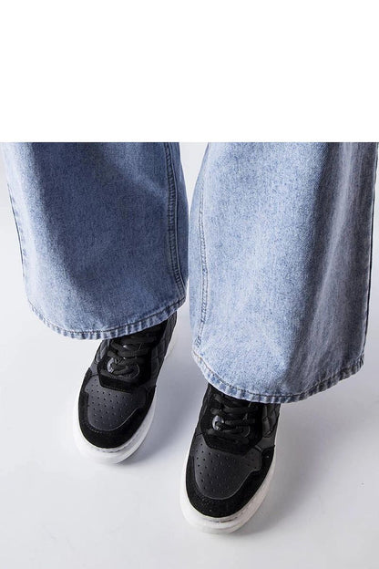 Solea Black Women's Sneakers - The perfect stylish footwear for any occasion, showcasing a sleek design and 5cm heel.