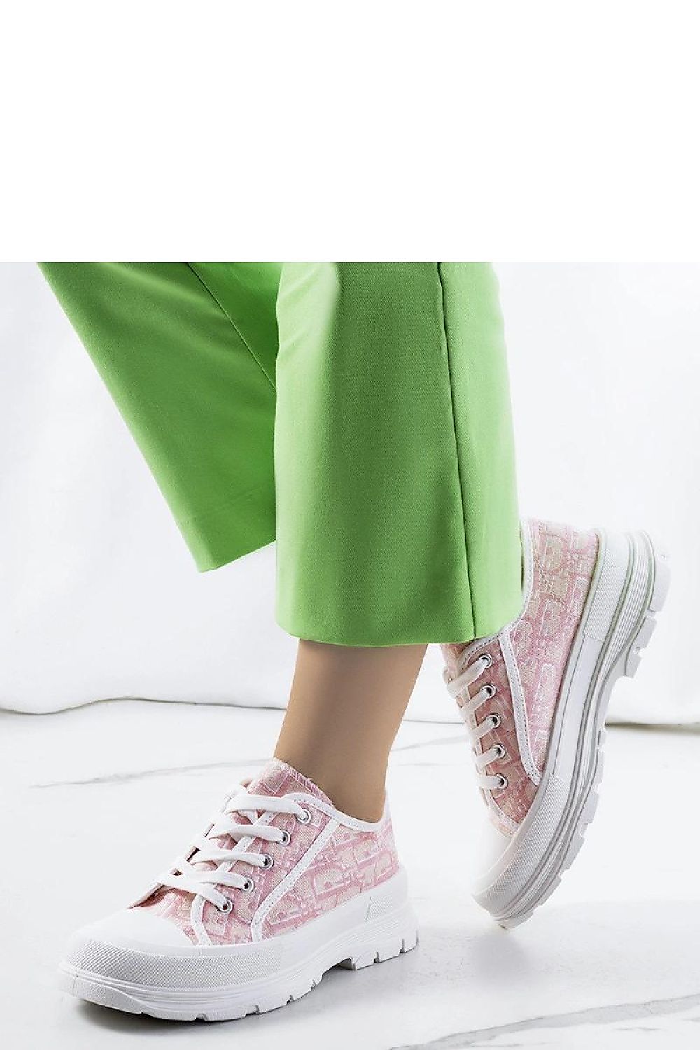 Luxury pink platform sneakers Valida by Solea for women, showcasing a comfortable lace-up design and stylish white rubber sole.