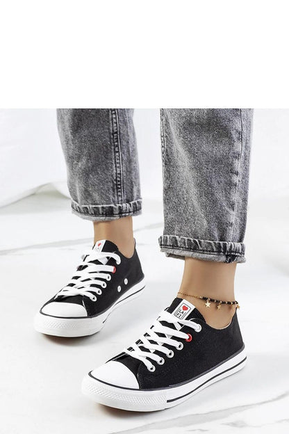 Elegant classic black women's sneakers by Solea, model Kolind, featuring lace-up design and white rubber sole, available in sizes EU 36 to 41, perfect for summer fashion. 