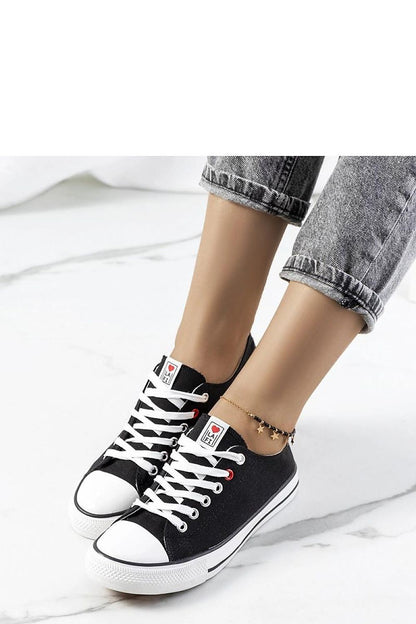 Luxury classic black women's sneakers by Solea, model Kolind, showcasing elegant lace-up design perfect for summer fashion.